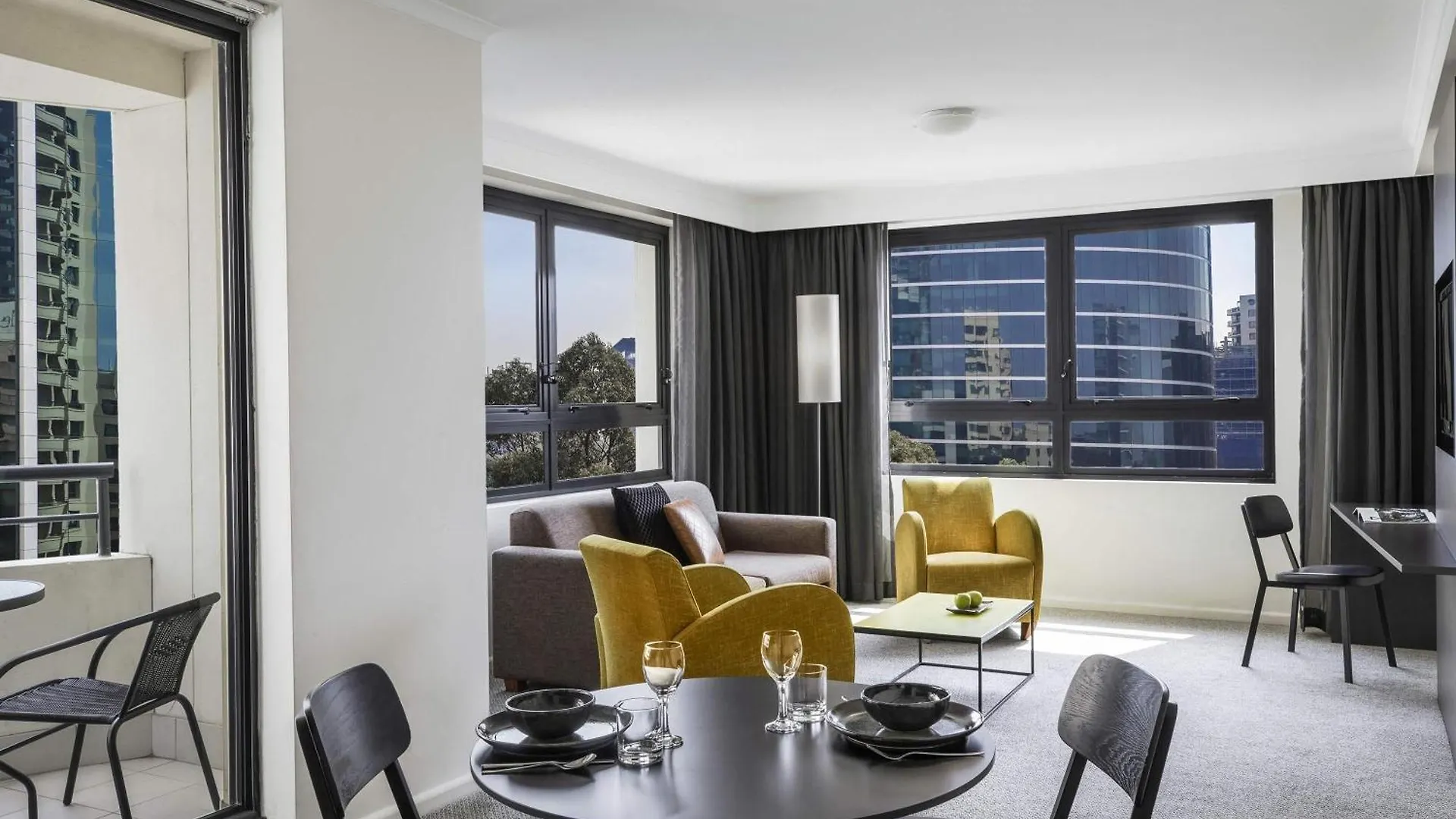 2 Top 4-Star Hotels in Parramatta for Savvy Sydney Travellers