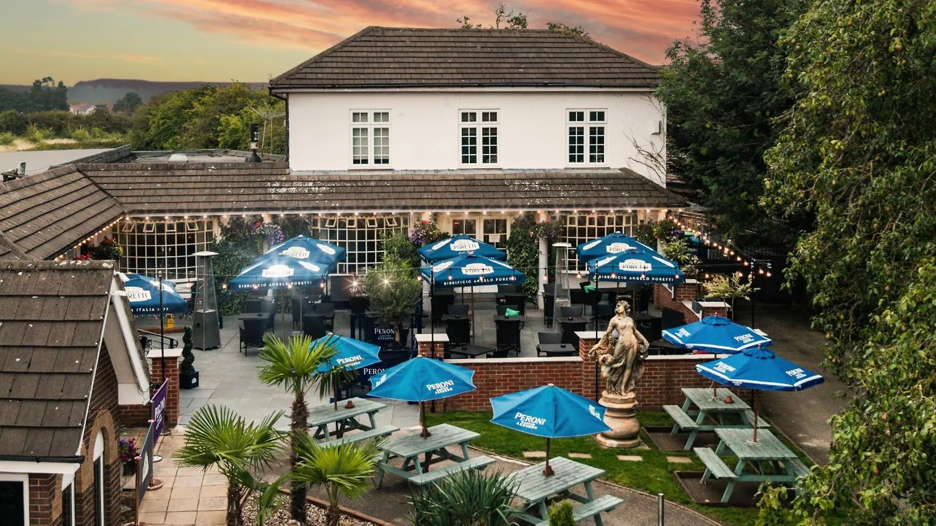 7 Design Hotels Near Alvaston & Crewton That Deliver