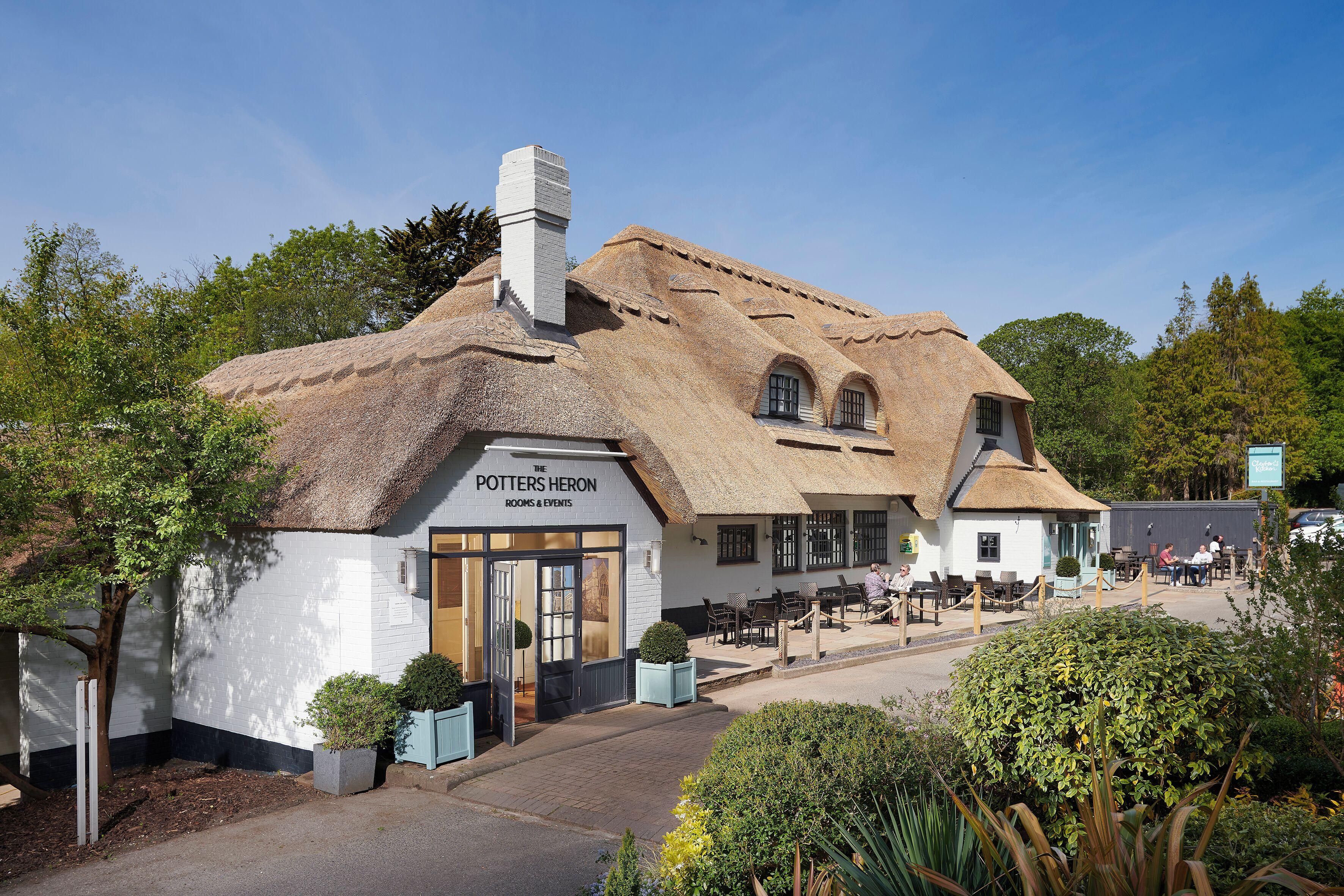 4 Exceptional Design Hotels Near Itchen Valley Country Park