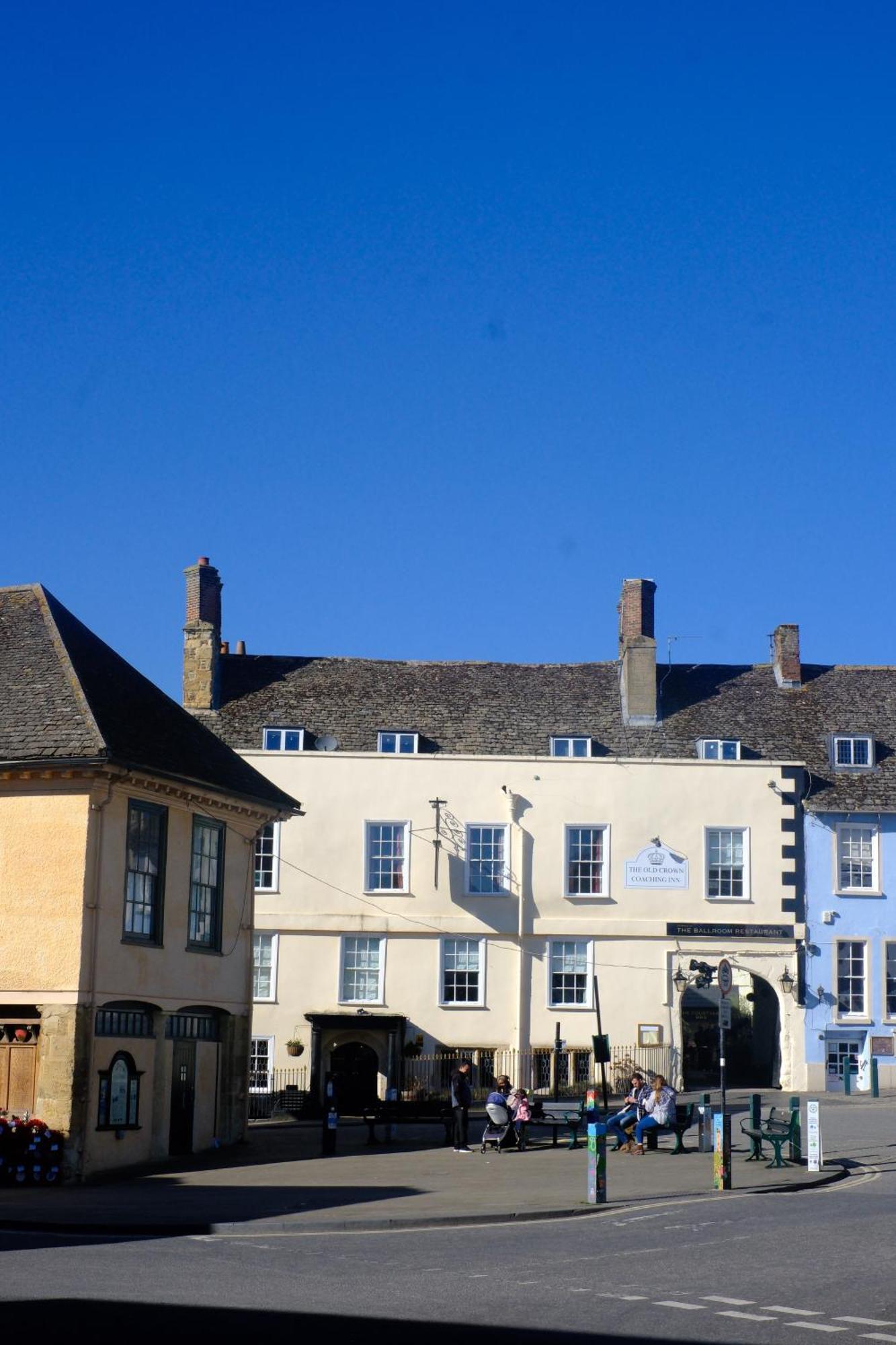 Staying Near Shrivenham Park Golf Club: 4 Family Hotels Compared